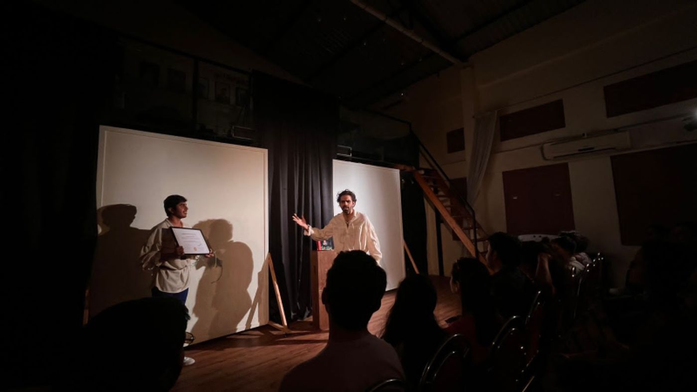 Review: THE COMPLETE WORKS OF WILLIAM SHAKESPEARE (ABRIDGED) BY DAFNEY PRODUCTIONS  Image