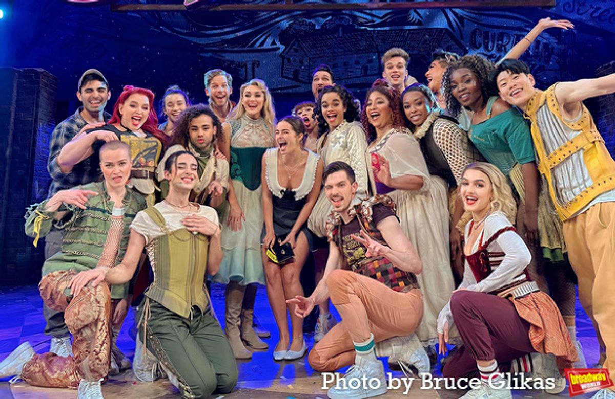 Addison Rae poses with Betsy Wolfe, Stark Sands, Lorna Courtney, Paulo Szot, Melanie La Barrie, Ben Jackson Walker, Justin David Sullivan and The Cast of '&Juliet' at 