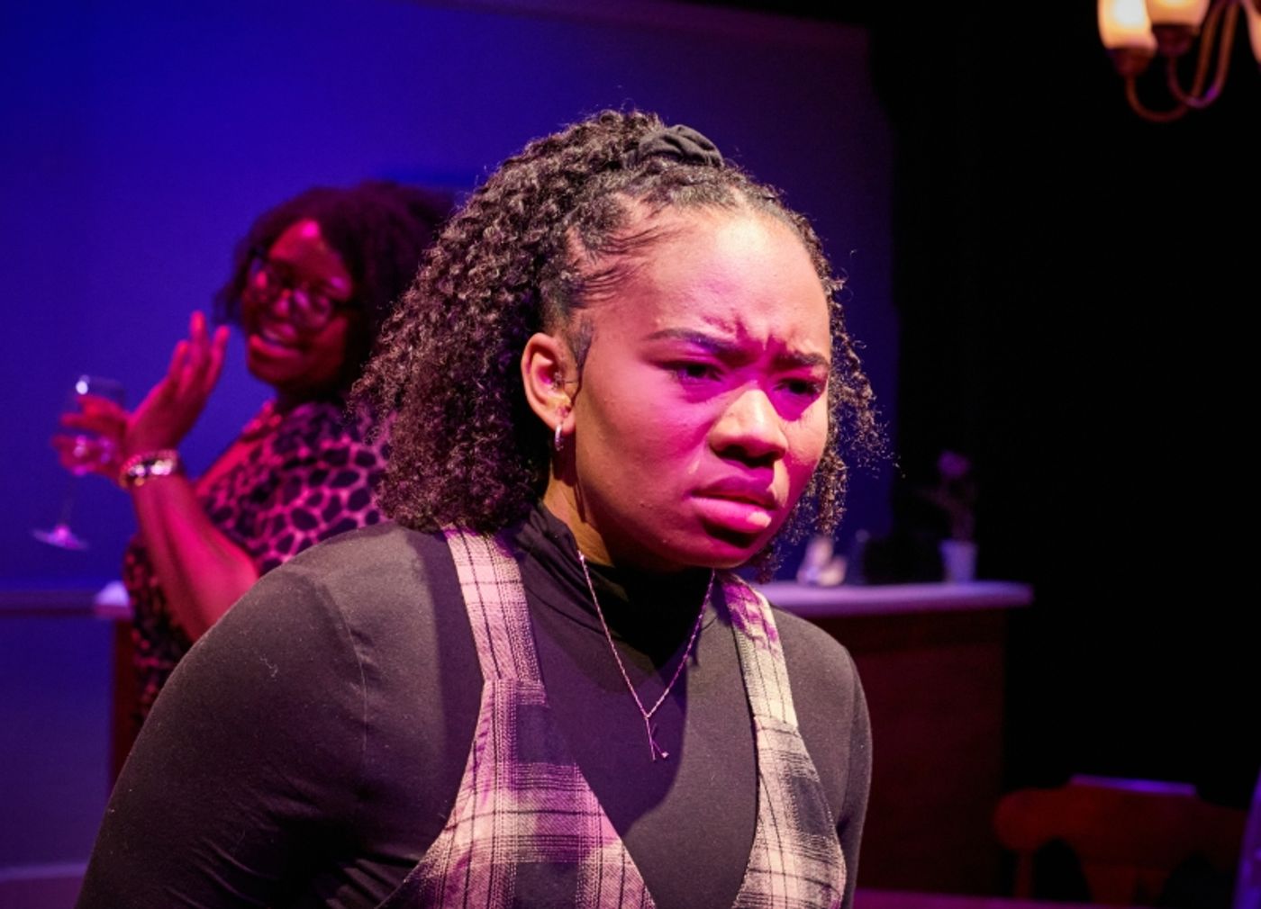 Review: 4TH WALL THEATRE CO.'s SHOWS PROWESS IN EXCEPTIONAL FAIRVIEW  Image