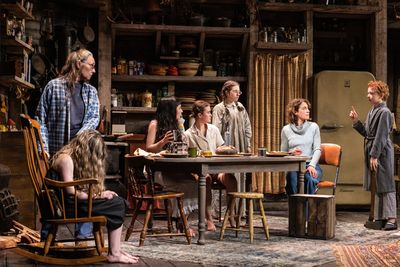  Colby Kipnes, Laurie Metcalf, Sophia Anne Caruso, Millicent Simmonds, Alyssa Emily M Photo