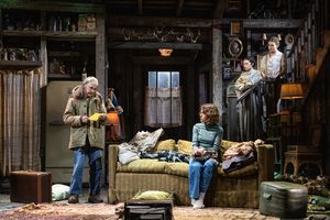 Laurie Metcalf, Tatiana Maslany, Alyssa Emily Marvin, Millicent Simmonds Photo