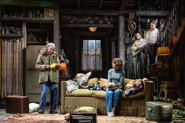 Laurie Metcalf, Tatiana Maslany, Alyssa Emily Marvin, Millicent Simmonds Photo