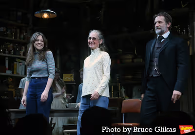 Claire Karpen, Laurie Metcalf and Paul Sparks Photo