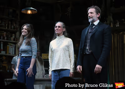 Claire Karpen, Laurie Metcalf and Paul Sparks Photo