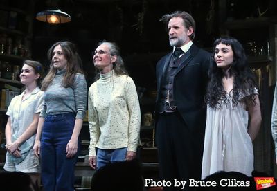 Millicent Simmonds, Claire Karpen, Laurie Metcalf, Paul Sparks, Sophia Anne Caruso Photo