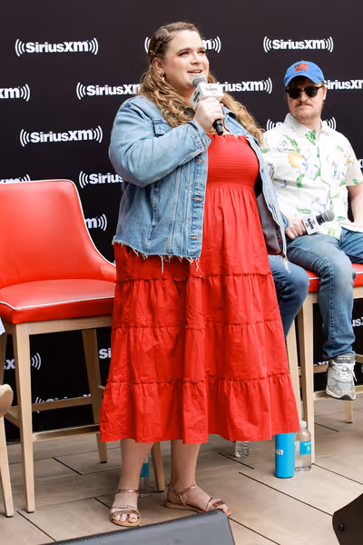 Bonnie Milligan Photo