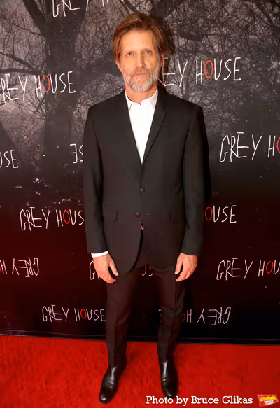 Paul Sparks Photo