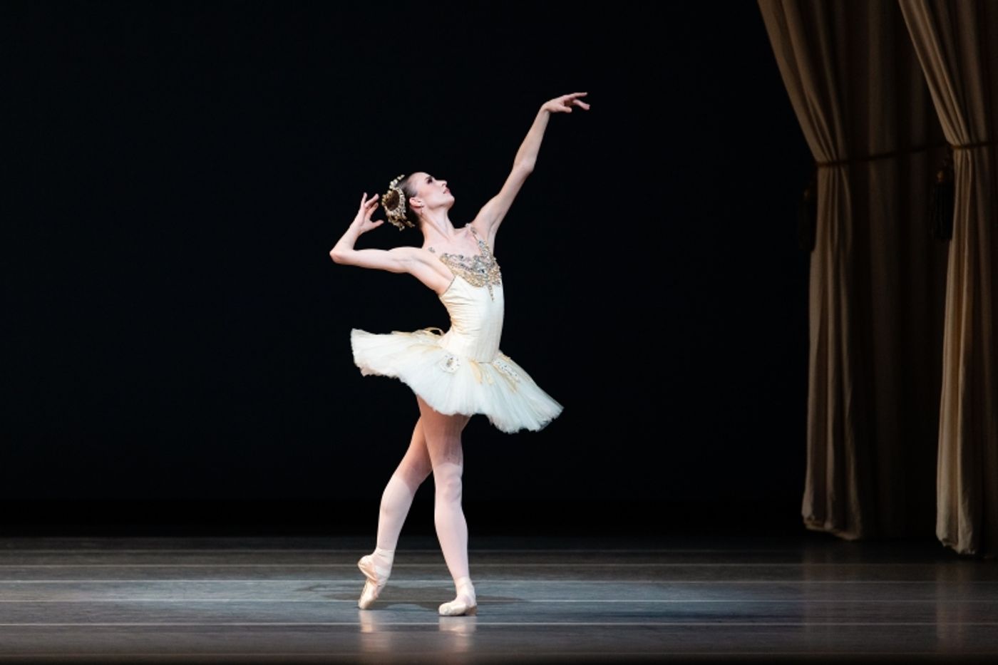 Interview: Ballerina Mackenzie Richter Tells BroadwayWorld About the Magic and Spectacle of Houston Ballet's SWAN LAKE  Image