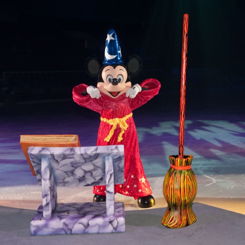 Celebrating 100 Years of Excitement DISNEY ON ICE Tours Brazil  Image