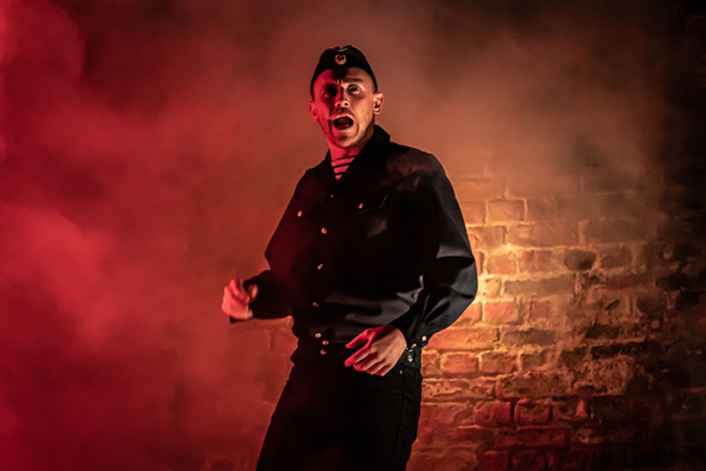 Photos: First Look at PATRIOTS at the Noel Coward Theatre  Image