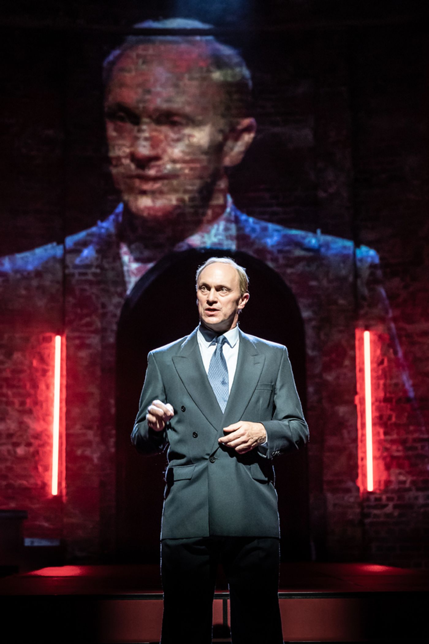 Photos: First Look at PATRIOTS at the Noel Coward Theatre  Image