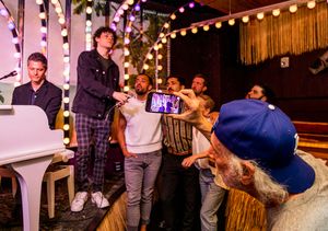 Tom Kitt, Almost Famous cast and Neal Preston  Photo