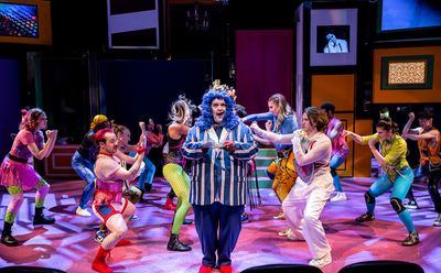 Thomas M. Shea and the cast of PIPPIN Photo