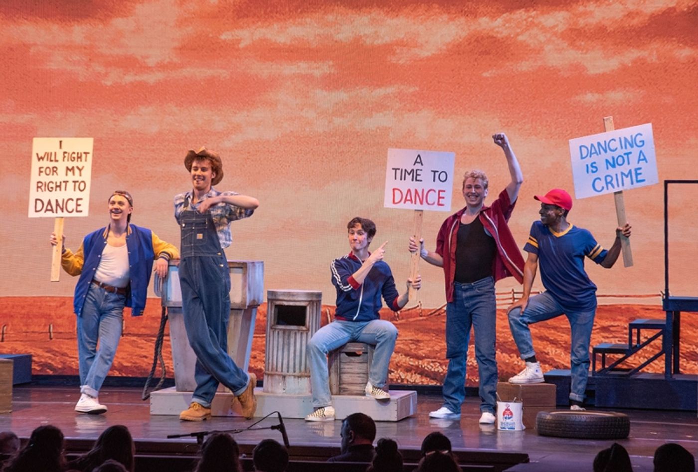 Review: FOOTLOOSE at Broadway Palm Dinner Theatre  Image