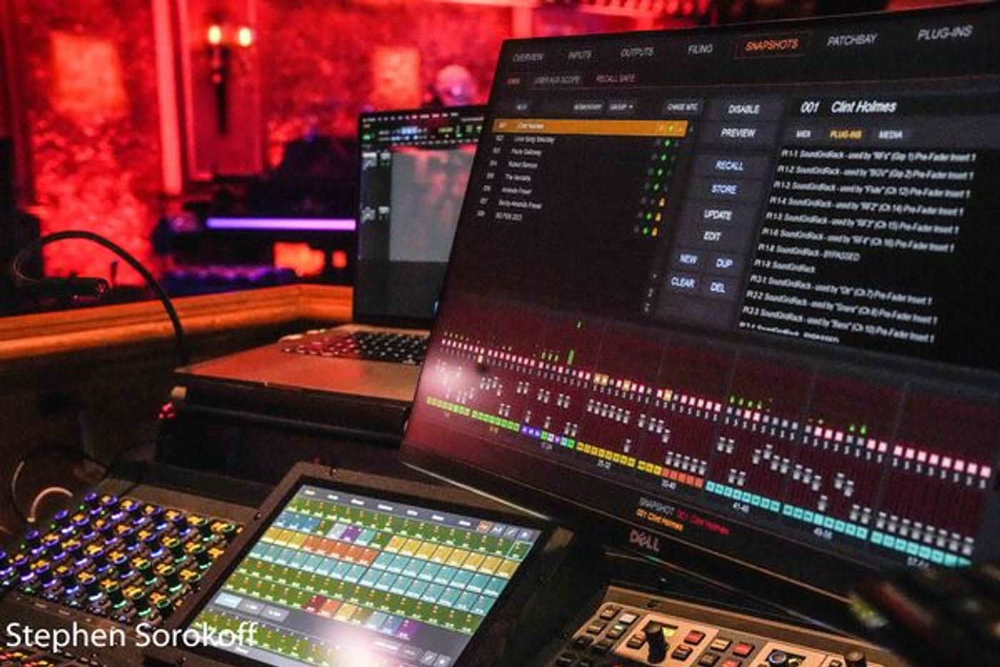 Photos: Clint Holmes Concludes Run at 54 Below  Image