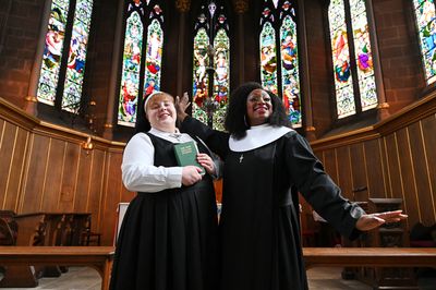 Lizzie Bea and Sandra Marvin  Photo