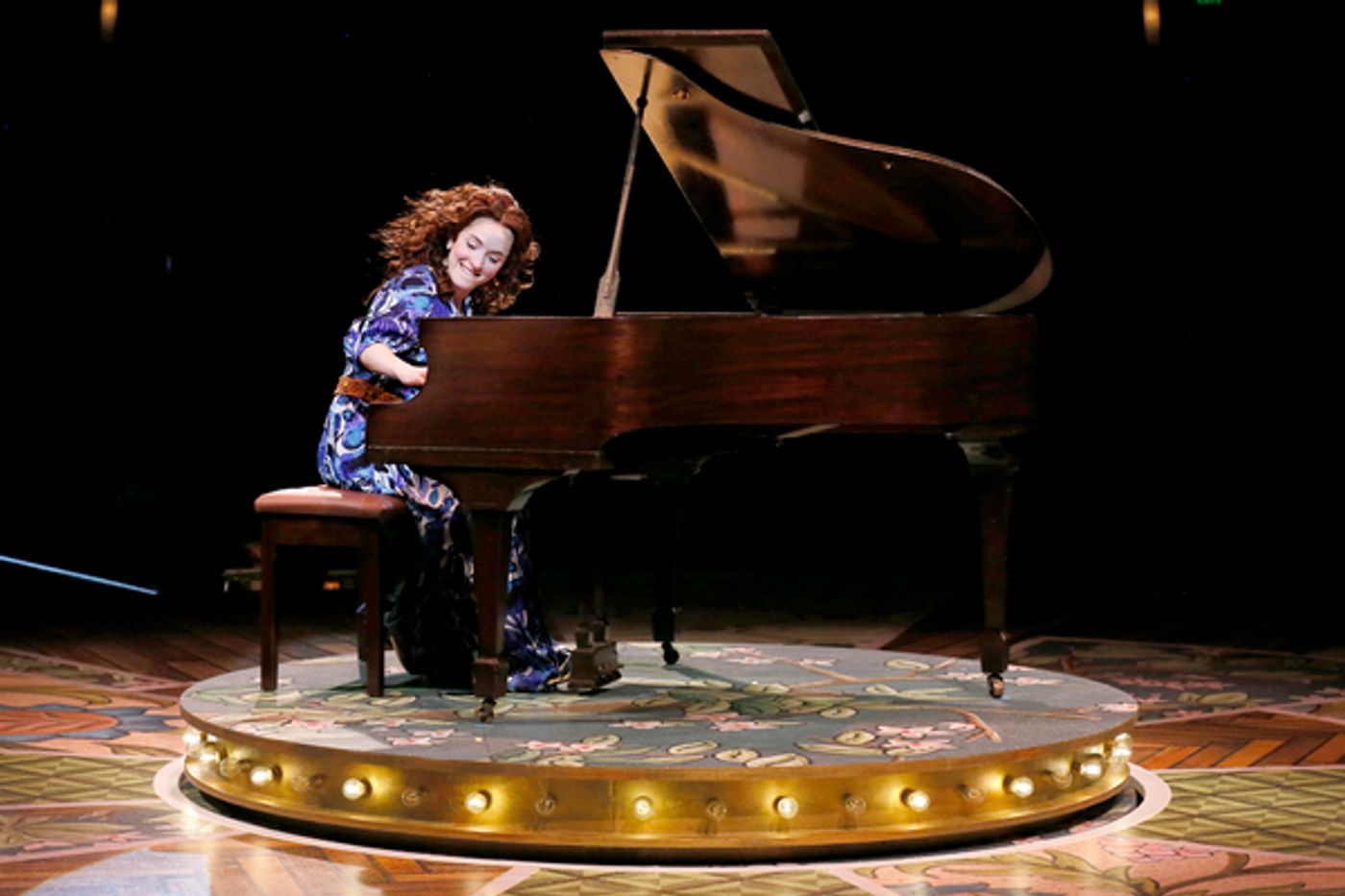 Photos: First Look At BEAUTIFUL – THE CAROLE KING MUSICAL At North Shore Music Theatre  Image