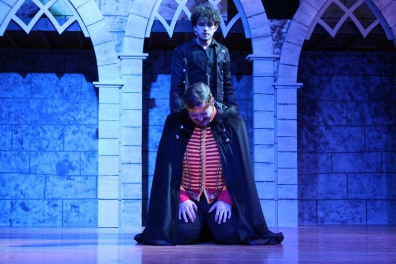 Review: WILLIAM SHAKESPEARE'S HAMLET at TWIN LAKES PLAYHOUSE  Image