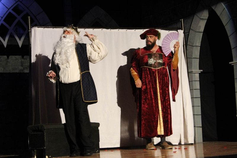 Review: WILLIAM SHAKESPEARE'S HAMLET at TWIN LAKES PLAYHOUSE  Image