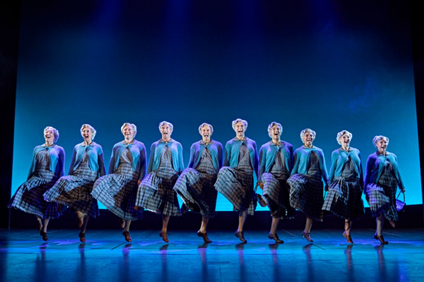 Photos: First Look At MRS. DOUBTFIRE in London's West End  Image