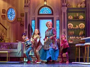 Gabriel Vick, Carla Dixon-Hernandez, Frankie Treadway, Scarlett Davies Photo