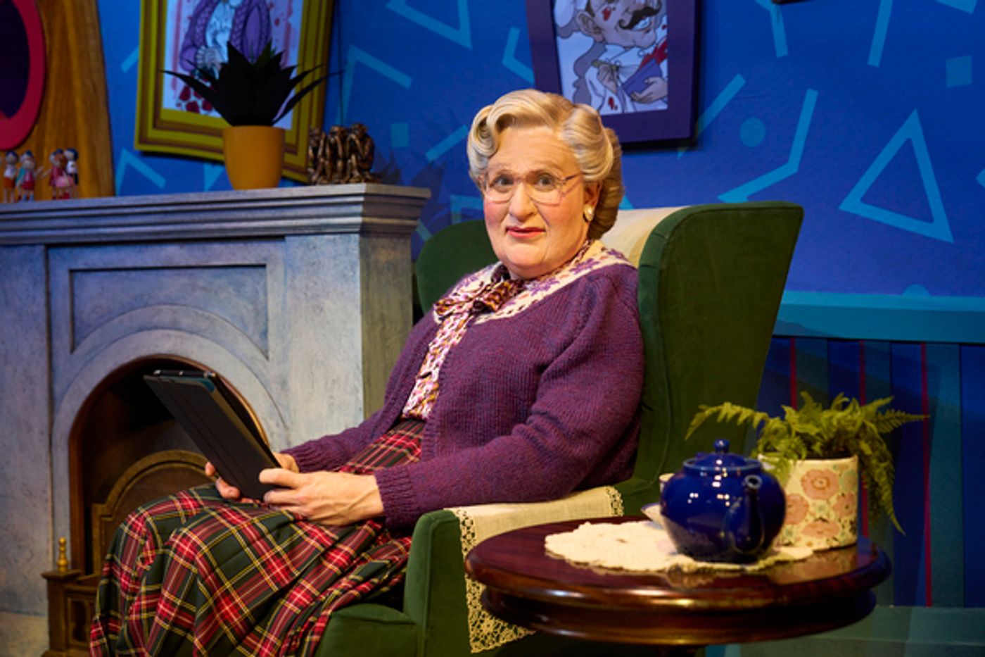 Photos: First Look At MRS. DOUBTFIRE in London's West End  Image