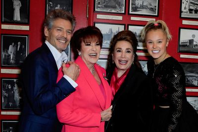 Kevin Spirtas, Lorna Luft, Donelle Dadigan, JoJo Siwa  Photo