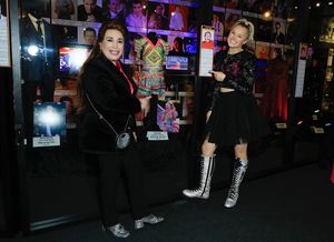 Donelle Dadigan, JoJo Siwa  Photo