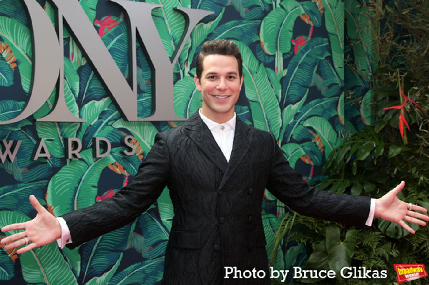 Photos: Broadway's Brightest Stars Hit the Red Carpet at the 2023 Tony Awards  Image