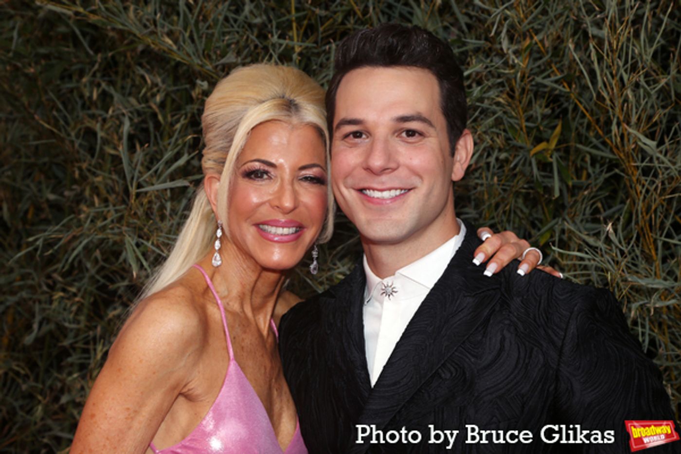 Photos: Broadway's Brightest Stars Hit the Red Carpet at the 2023 Tony Awards  Image
