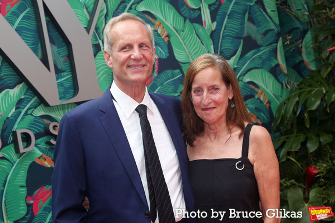 Photos: Broadway's Brightest Stars Hit the Red Carpet at the 2023 Tony Awards  Image