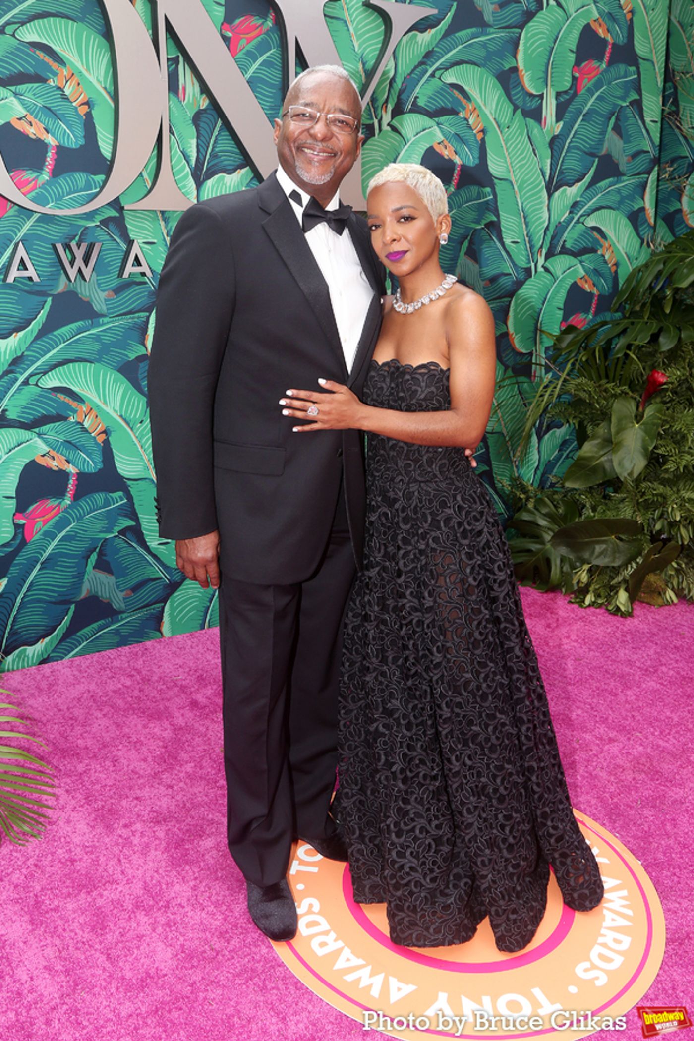 Photos: Broadway's Brightest Stars Hit the Red Carpet at the 2023 Tony Awards  Image