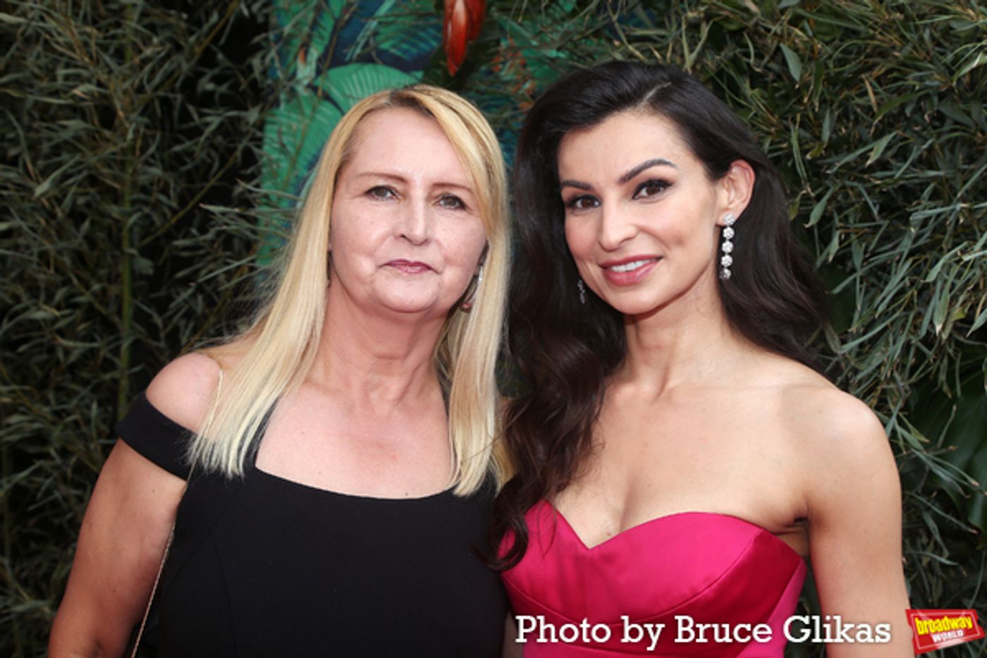 Photos: Broadway's Brightest Stars Hit the Red Carpet at the 2023 Tony Awards  Image