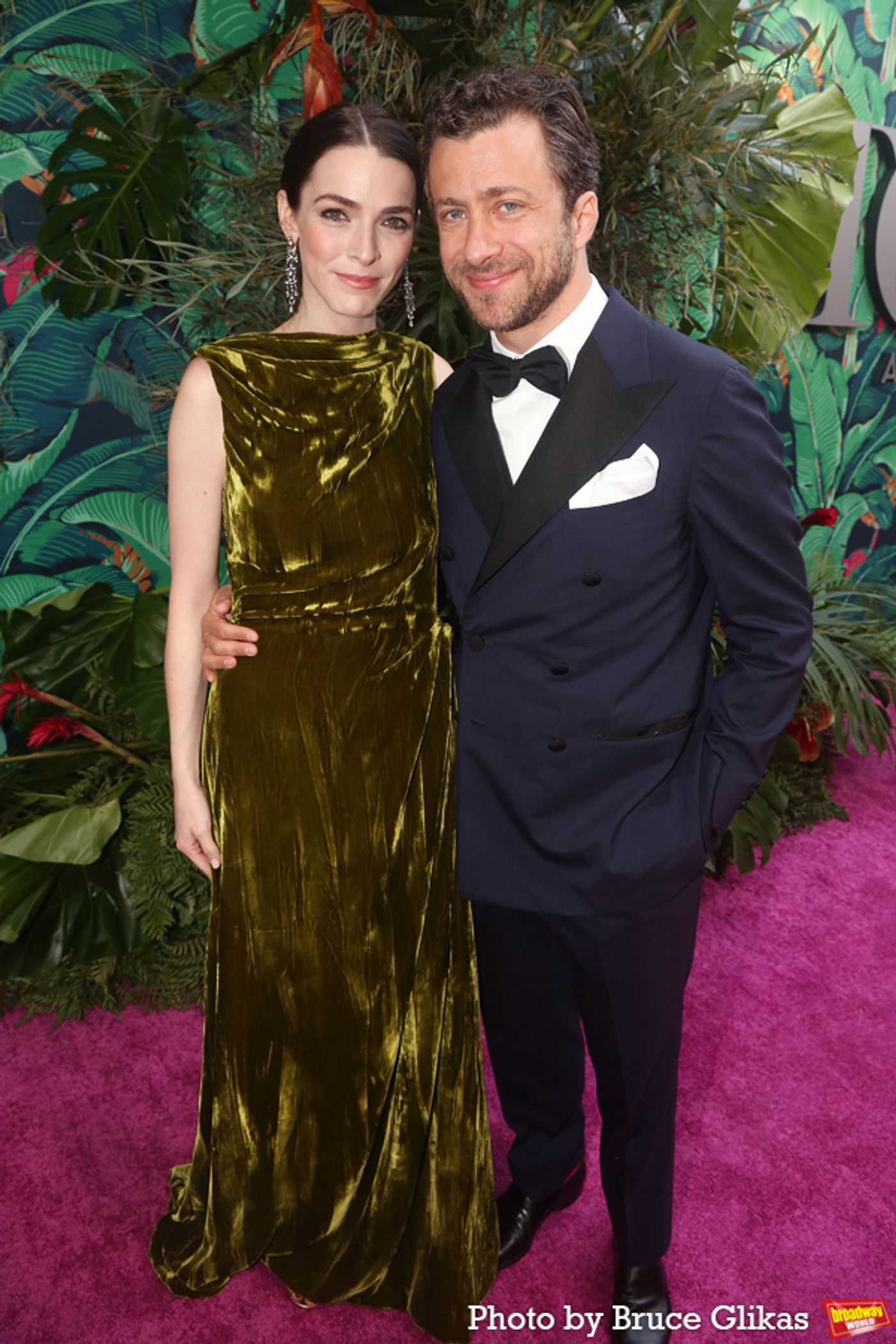 Photos: Broadway's Brightest Stars Hit the Red Carpet at the 2023 Tony Awards  Image