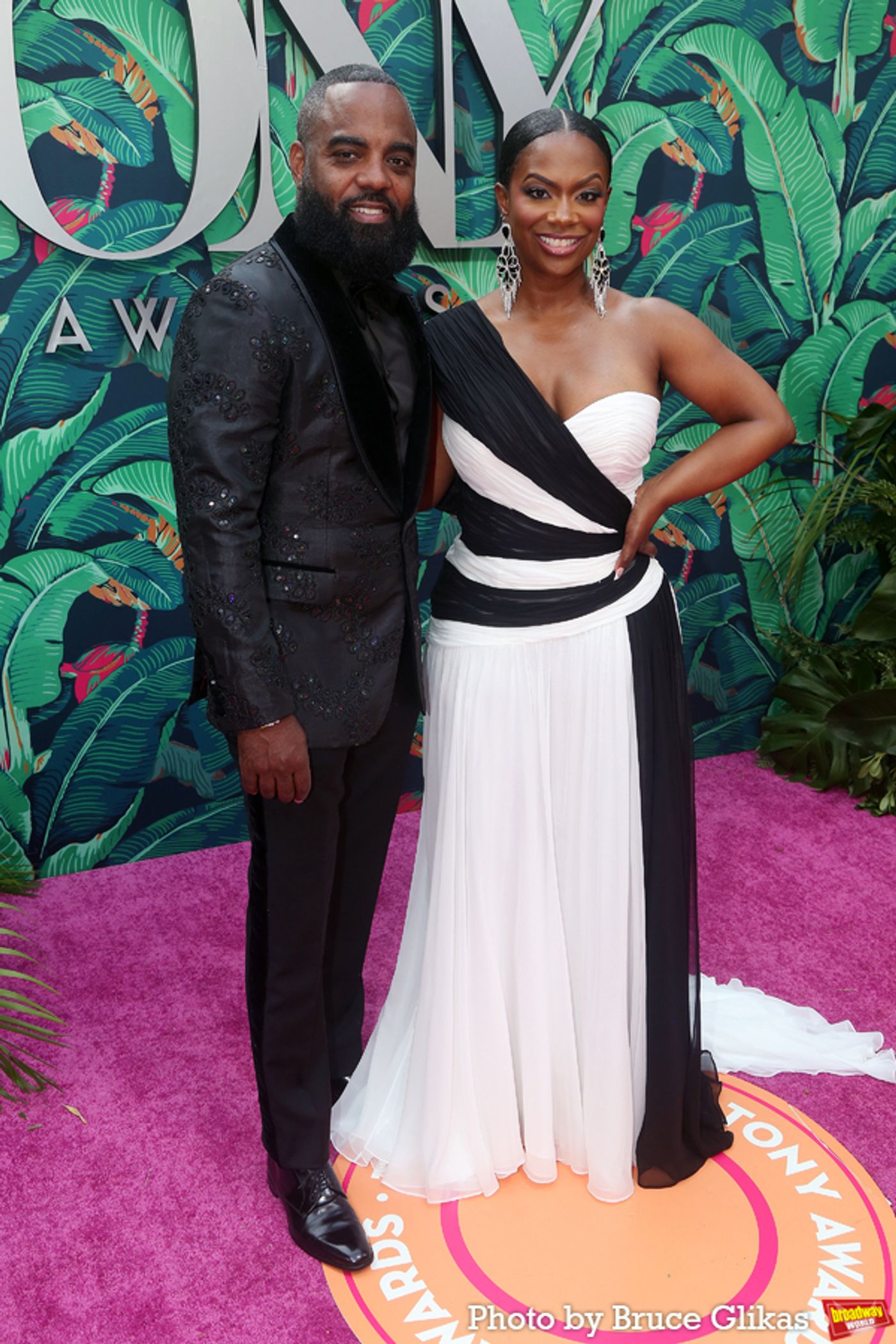 Photos: Broadway's Brightest Stars Hit the Red Carpet at the 2023 Tony Awards  Image