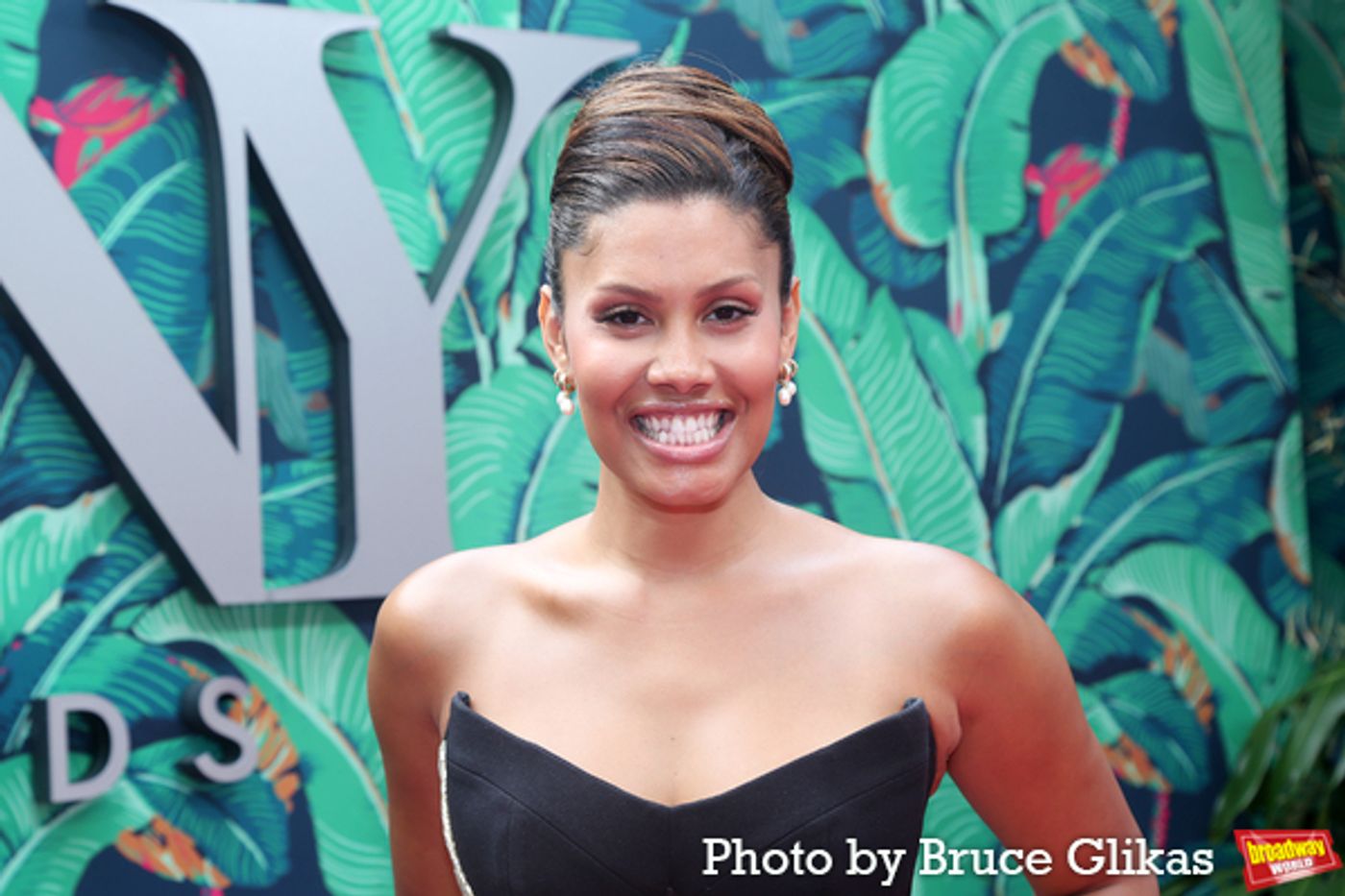 Photos: Broadway's Brightest Stars Hit the Red Carpet at the 2023 Tony Awards  Image