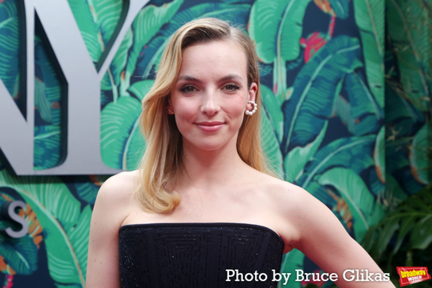 Photos: Broadway's Brightest Stars Hit the Red Carpet at the 2023 Tony Awards  Image