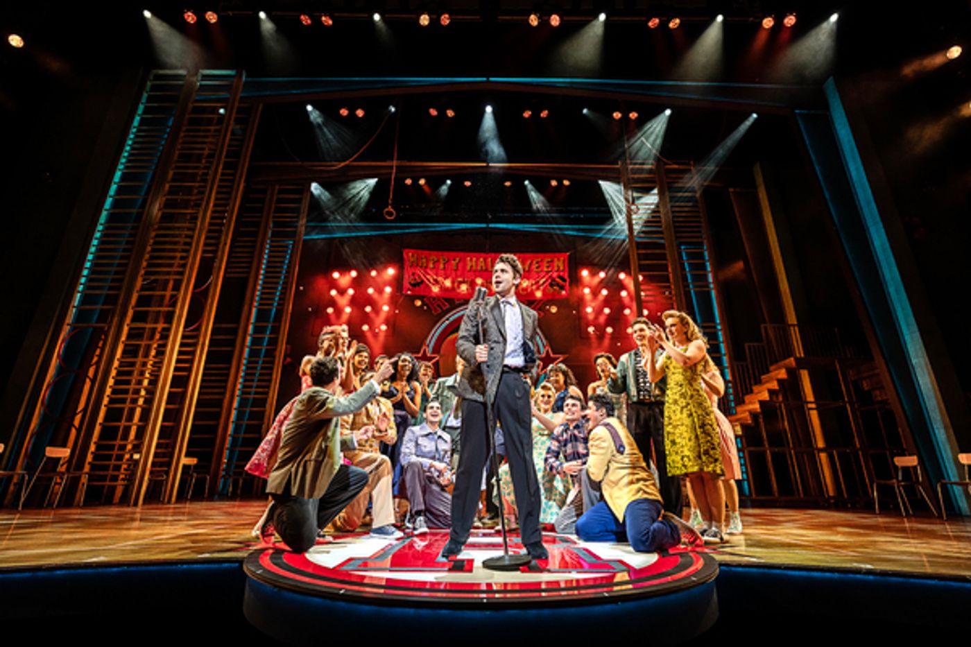 Photos: Check Out All New Photos From GREASE at the West End's Dominion Theatre  Image