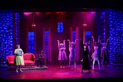 Kara Mikula* (Alice), Hannah Hubbard, Sarah Rose, Stacey Harris* (Morticia), Lauren D Photo