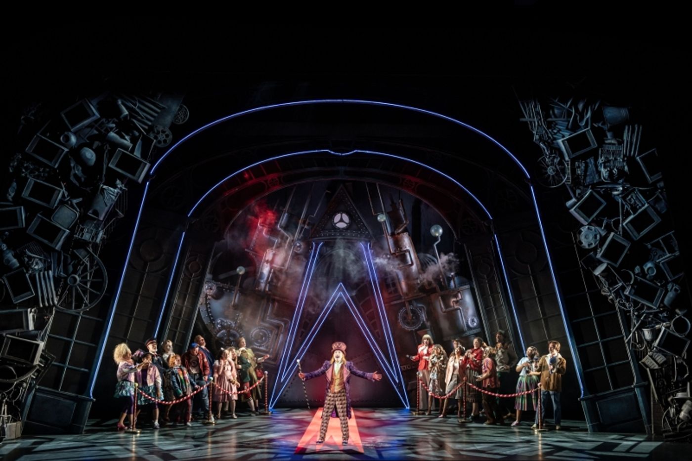 Guest Blog: 'I Didn't Realise the Power of This Character': Gareth Snook on the Responsibility of Playing Willy Wonka in CHARLIE & THE CHOCOLATE FACTORY  Image