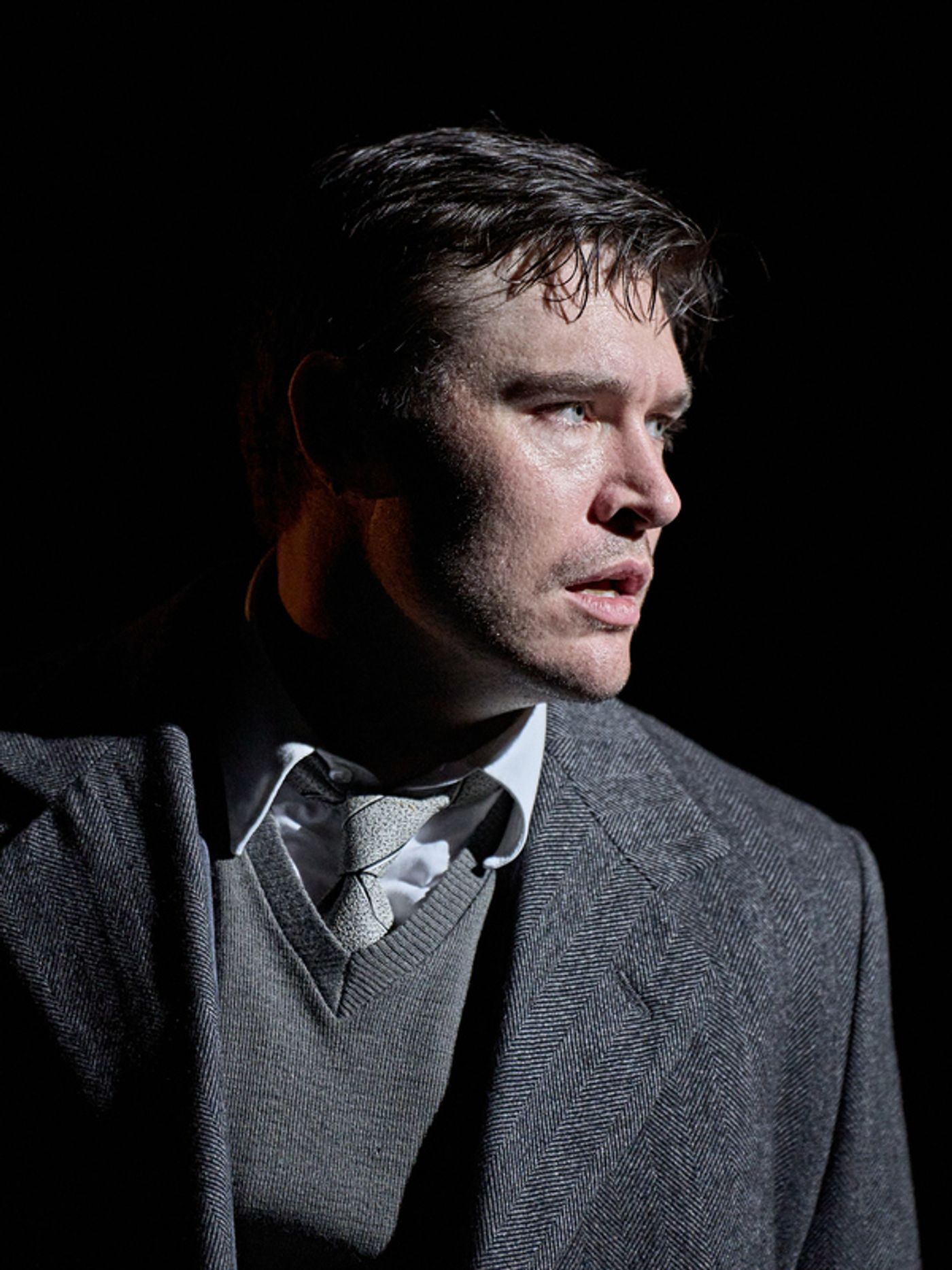 Photos: First Look at THE THIRD MAN at the Menier Chocolate Factory  Image