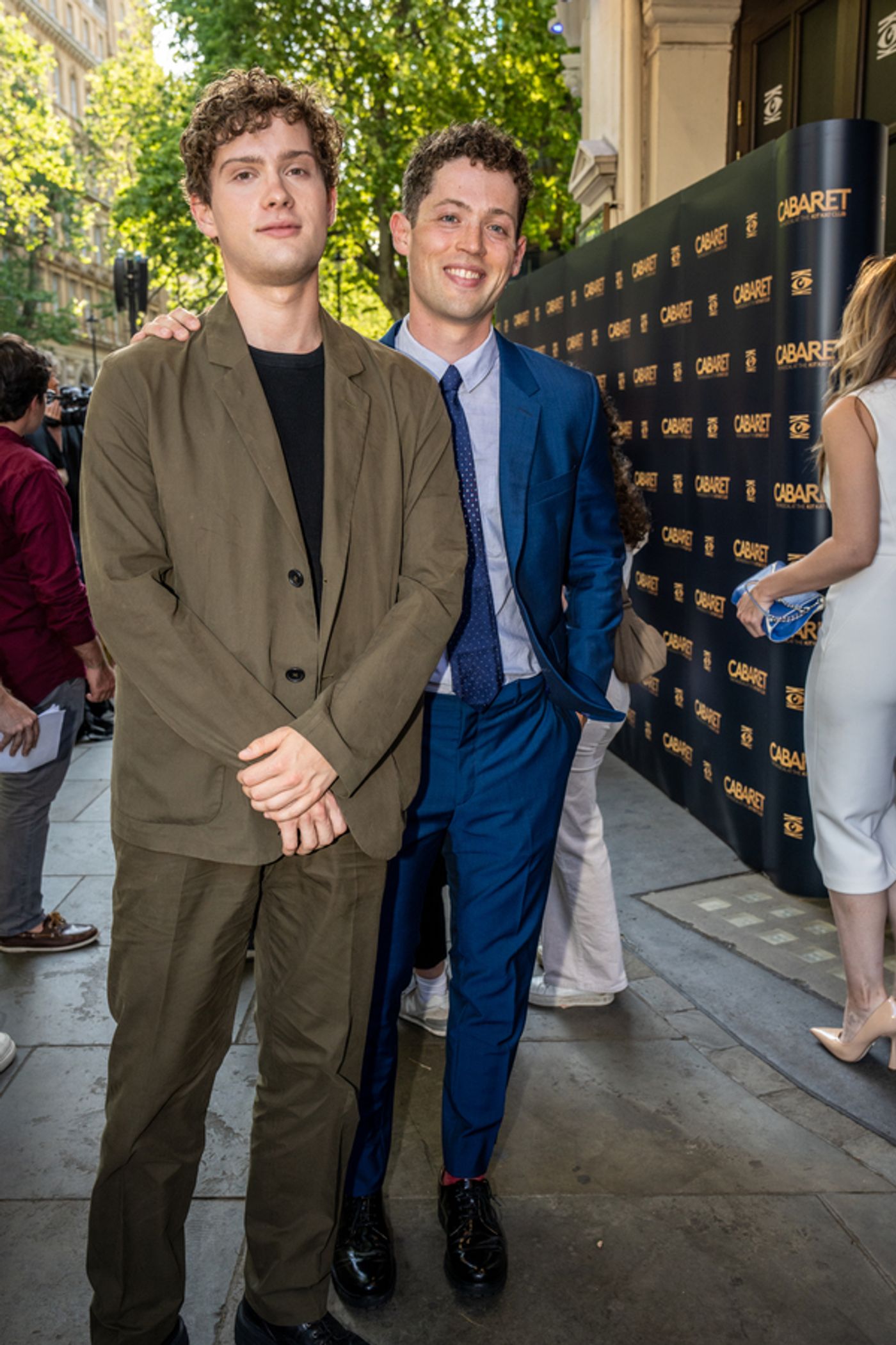 Photos: Kate Hudson, Billie Piper, Leslie Mann, and More Attend CABARET at the Kit Kat Club Gala Night Photos: Kate Hudson, Billie Piper, Leslie Mann, and More Attend CABARET at the Kit Kat Club Gala Night Image