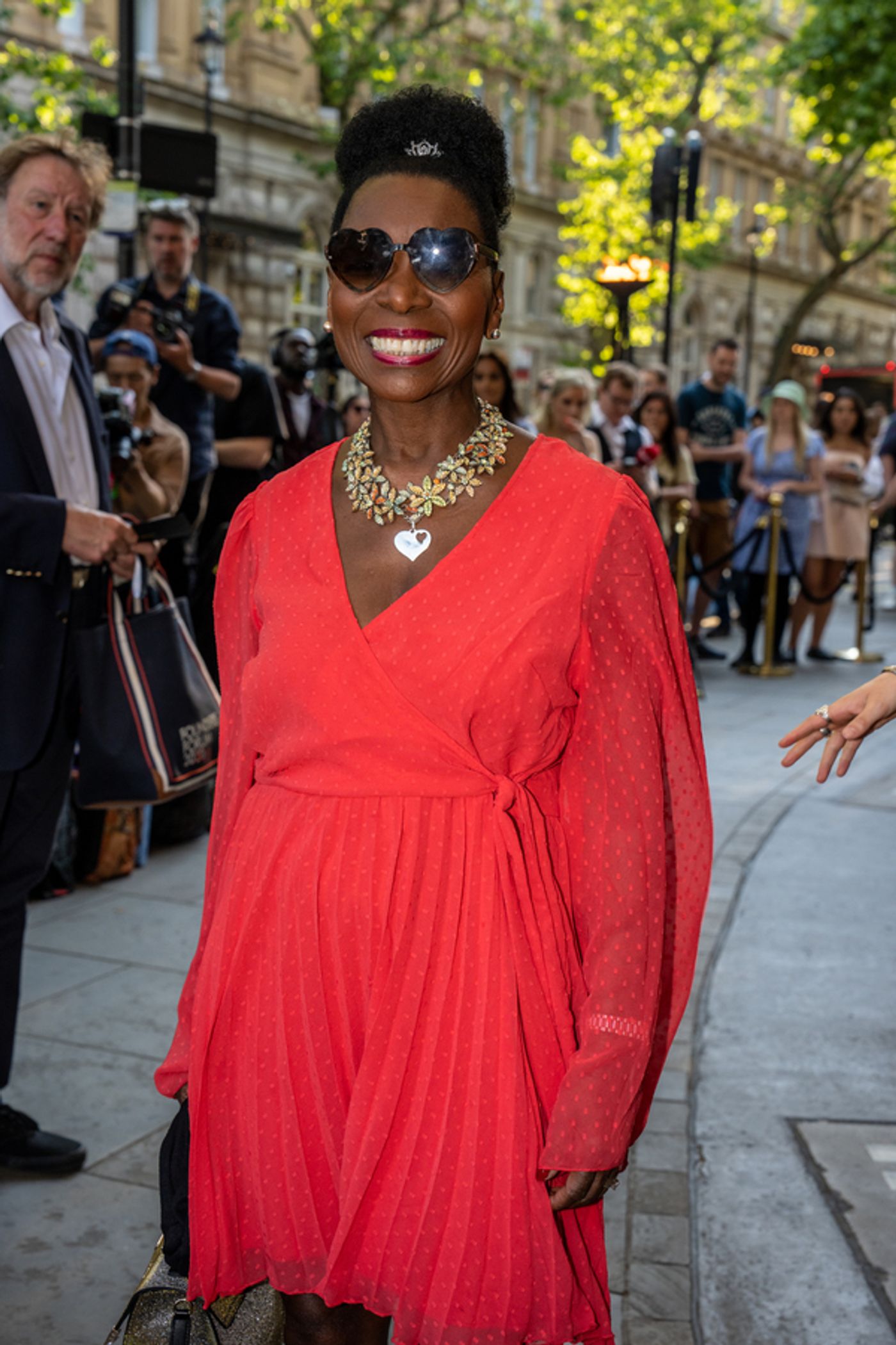 Photos: Kate Hudson, Billie Piper, Leslie Mann, and More Attend CABARET at the Kit Kat Club Gala Night Photos: Kate Hudson, Billie Piper, Leslie Mann, and More Attend CABARET at the Kit Kat Club Gala Night Image