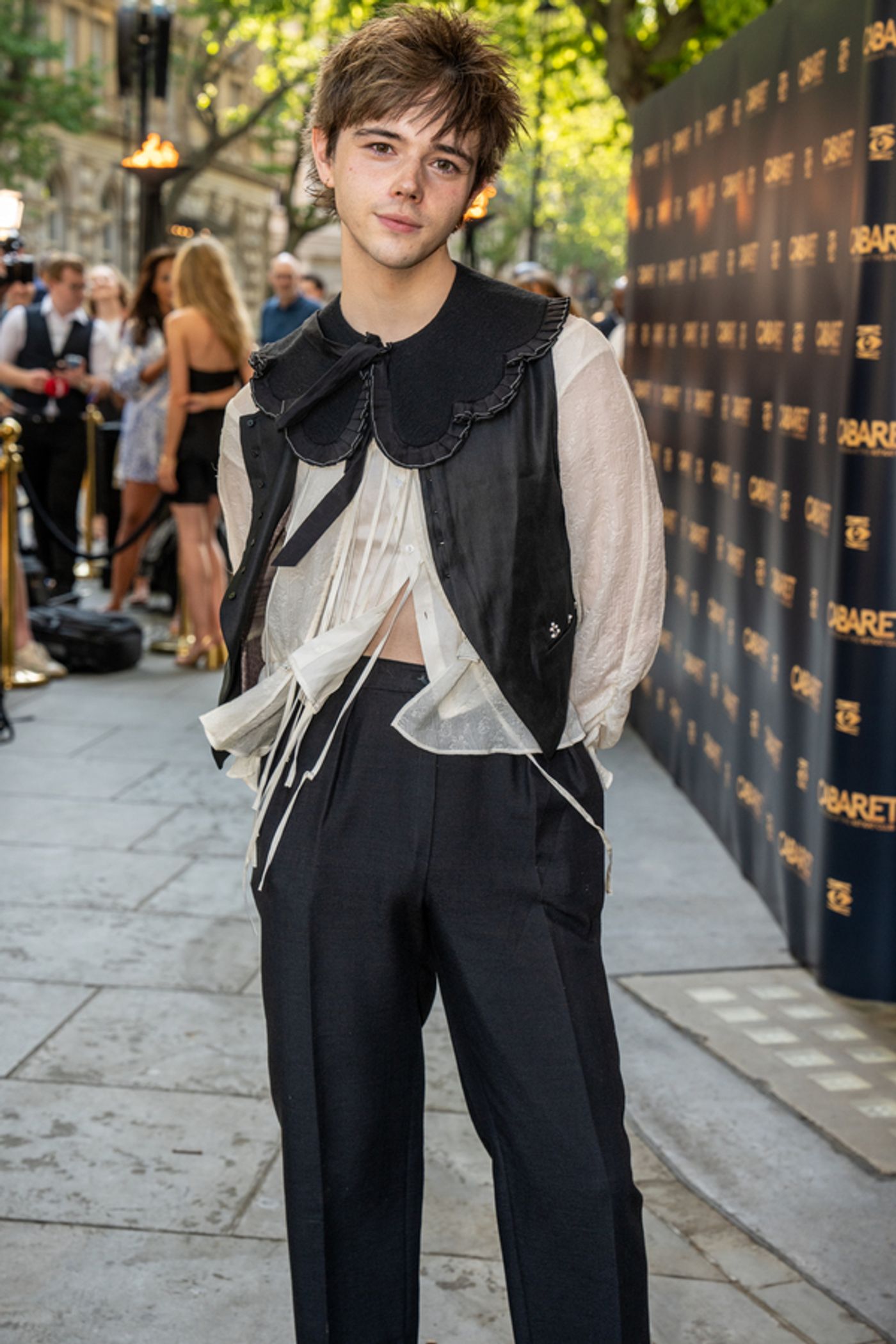 Photos: Kate Hudson, Billie Piper, Leslie Mann, and More Attend CABARET at the Kit Kat Club Gala Night Photos: Kate Hudson, Billie Piper, Leslie Mann, and More Attend CABARET at the Kit Kat Club Gala Night Image