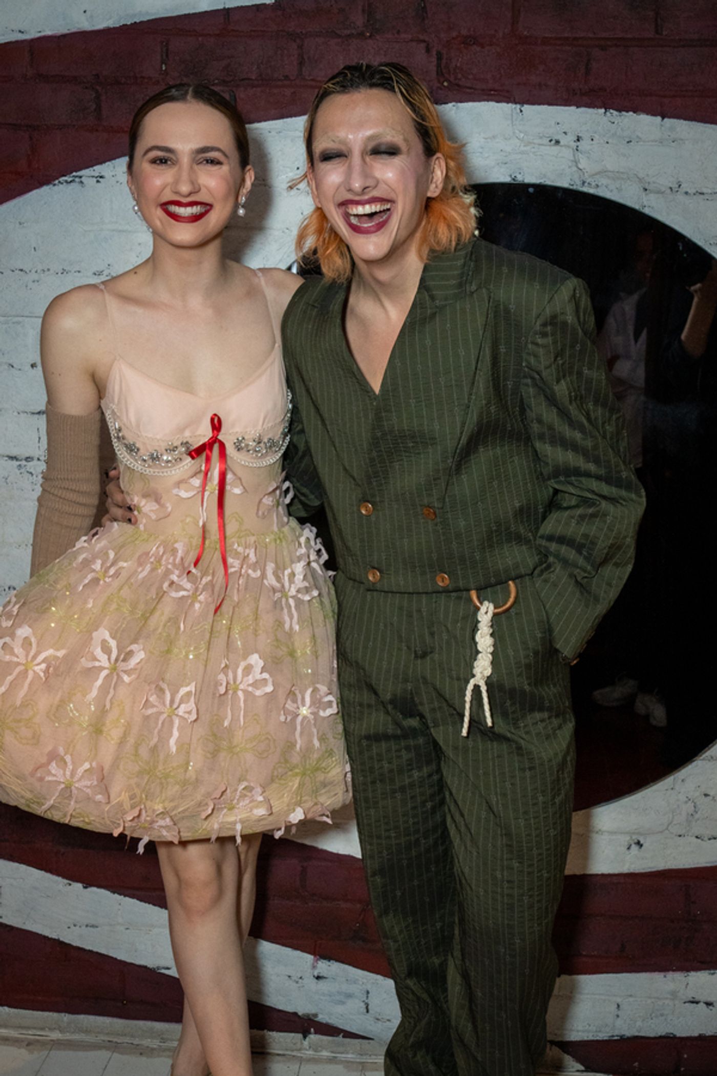 Photos: Kate Hudson, Billie Piper, Leslie Mann, and More Attend CABARET at the Kit Kat Club Gala Night  Image