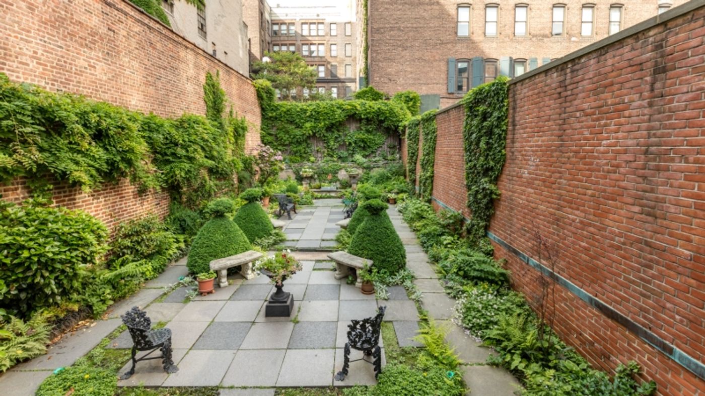 Interview: John Kevin Jones is Celebrating Walt Whitman as an LGBTQ+ Icon with WHITMAN IN LOVE Interview: John Kevin Jones is Celebrating Walt Whitman as an LGBTQ+ Icon with WHITMAN IN LOVE Image