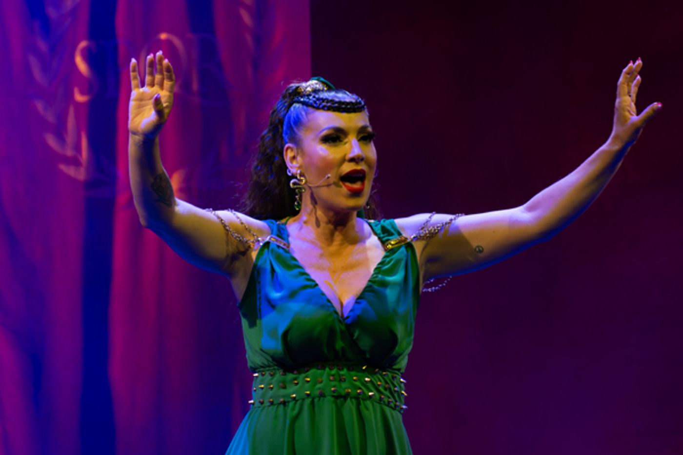 PHOTO FLASH: Nuevas imágenes de EL AROMA DE ROMA en Madrid PHOTO FLASH: Nuevas imágenes de EL AROMA DE ROMA en Madrid Image