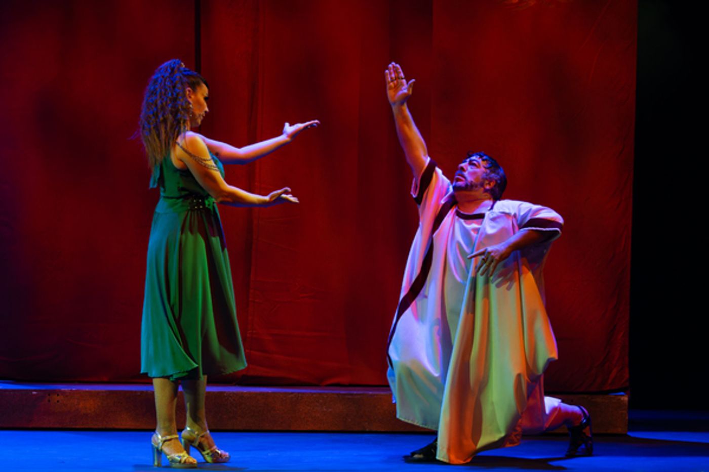 PHOTO FLASH: Nuevas imágenes de EL AROMA DE ROMA en Madrid PHOTO FLASH: Nuevas imágenes de EL AROMA DE ROMA en Madrid Image