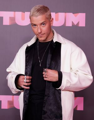 Taz Skylar @ BroadwayWorld Taz Skylar Photo