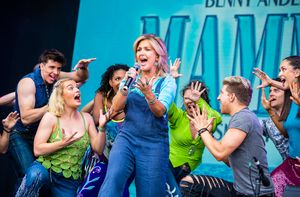 Mazz Murray and the cast of Mamma Mia! @ BroadwayWorld Mazz Murray and the cast of Mamma Mia! Photo
